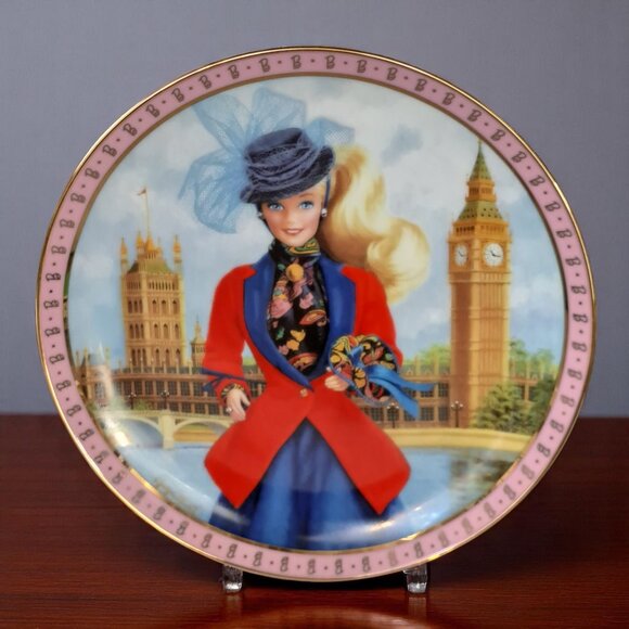BARBIE VISITS ENGLAND - Danbury Mint Limited Edition Collectors Plate - Picture 2 of 6